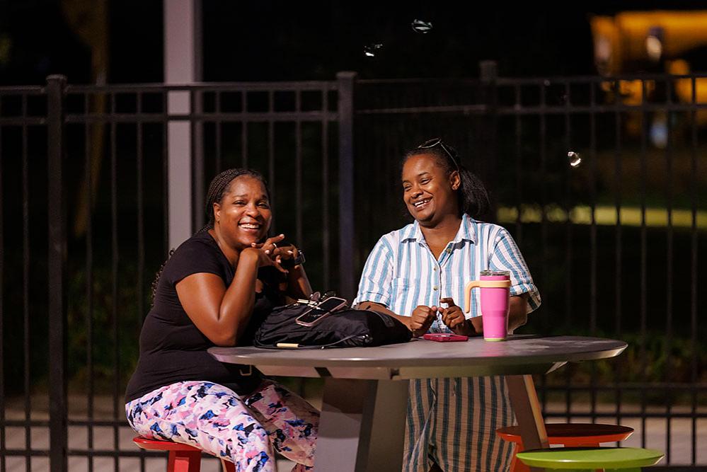 Jubilee - Music At The Pool Photo 10