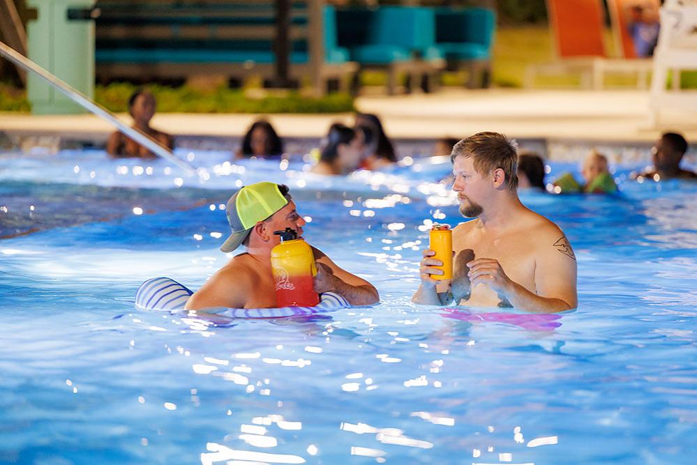 Jubilee - Music At The Pool Photo 102