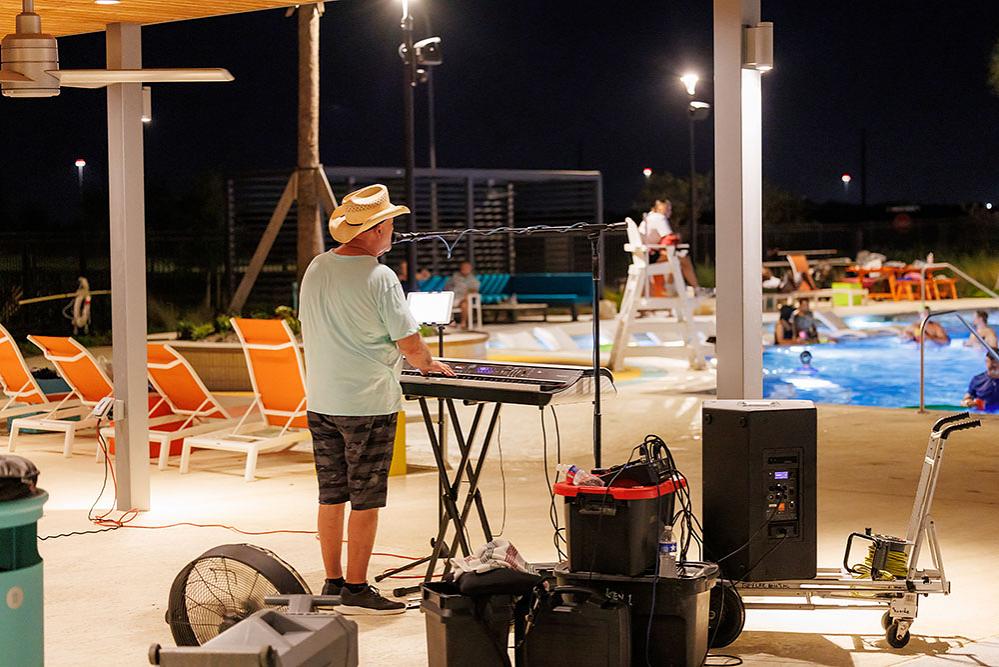 Jubilee - Music At The Pool Photo 113