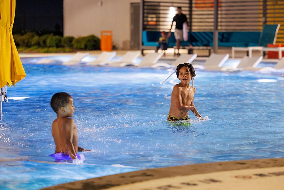 Jubilee - Music At The Pool Photo 101