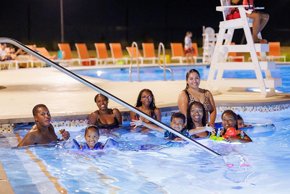 Jubilee - Music At The Pool Photo 53