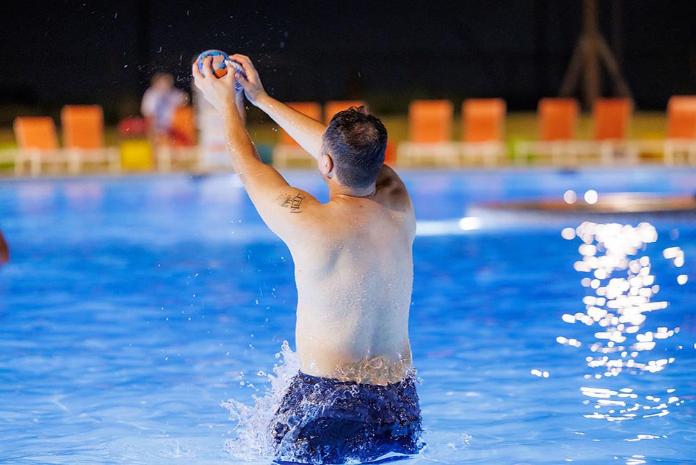 Jubilee - Music At The Pool Photo 37
