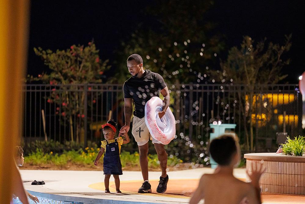 Jubilee - Music At The Pool Photo 98
