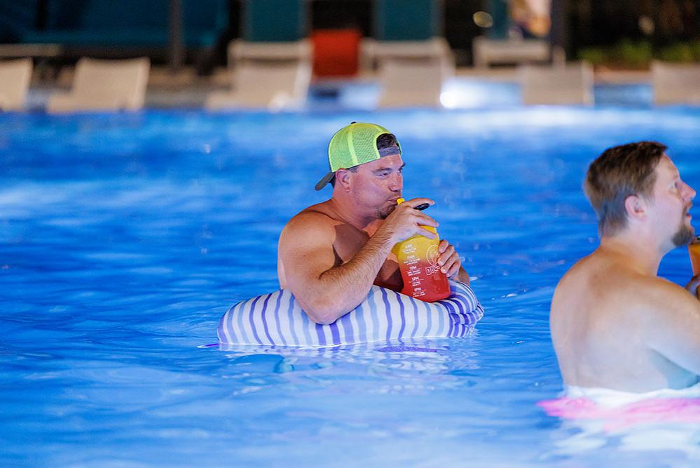 Jubilee - Music At The Pool Photo 9