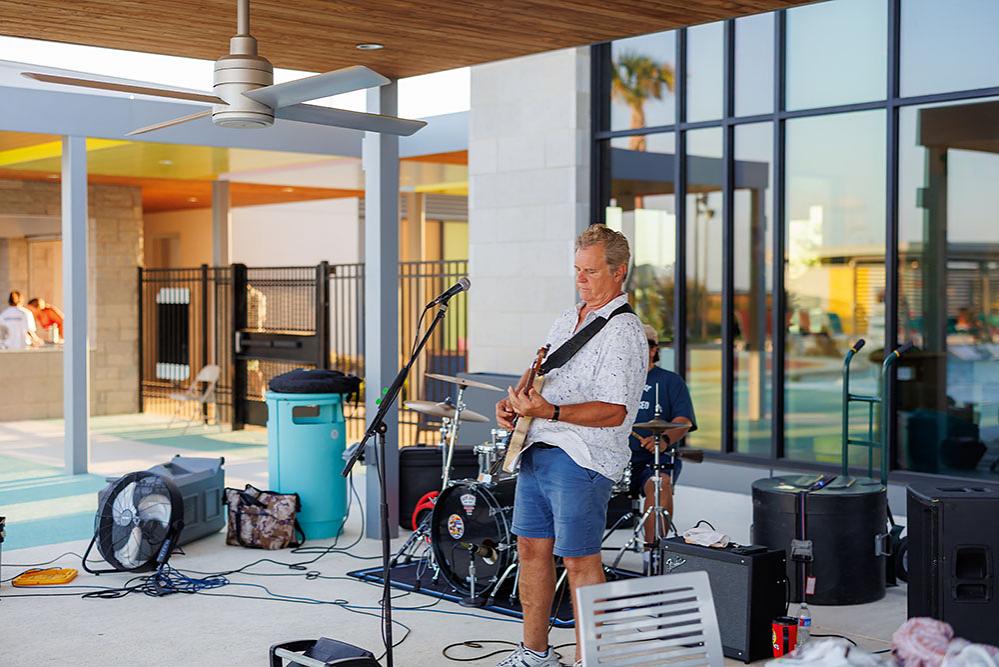 Jubilee - Music At The Pool Photo 47